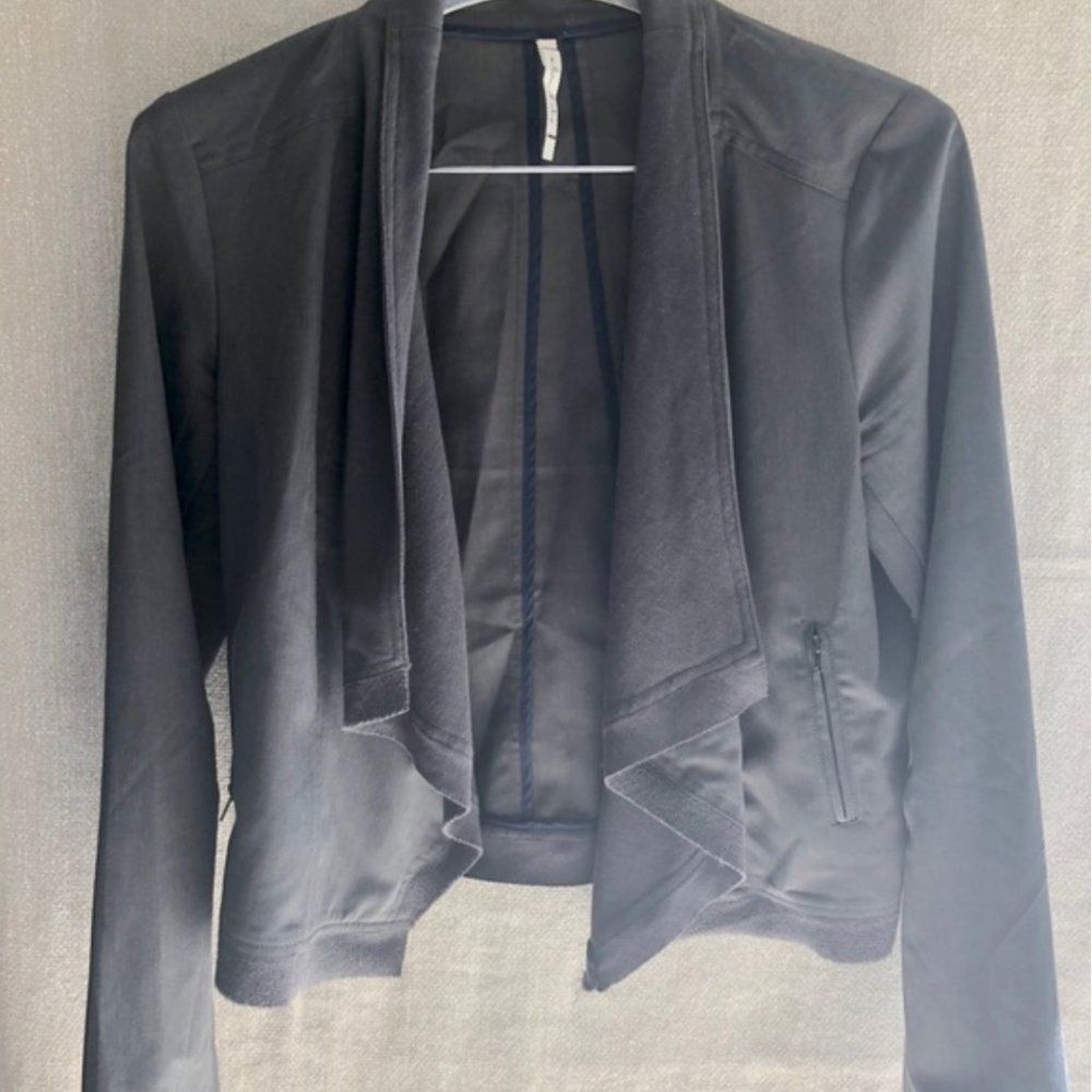 Willow and Clay jersey edge blazer size Medium  -